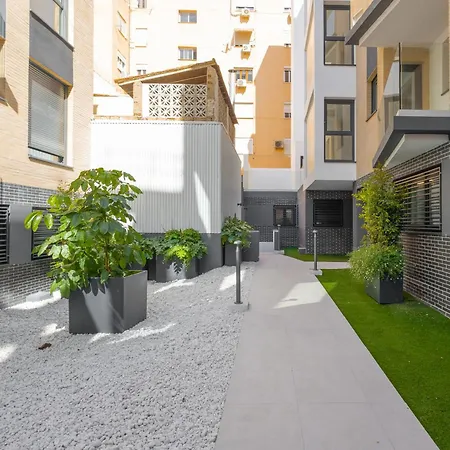 C31 Urban Vibes - Parking & Comfort Appartement